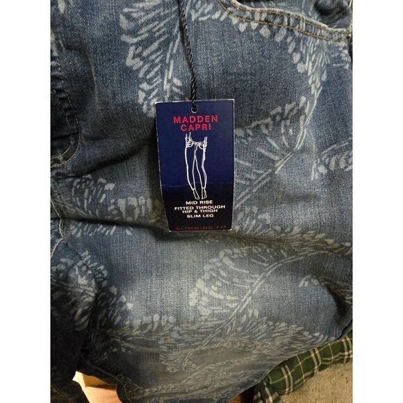 Chaps Womens Denim Capri With Leaf Print Modern Fit Size 18 - Picture 9 of 12